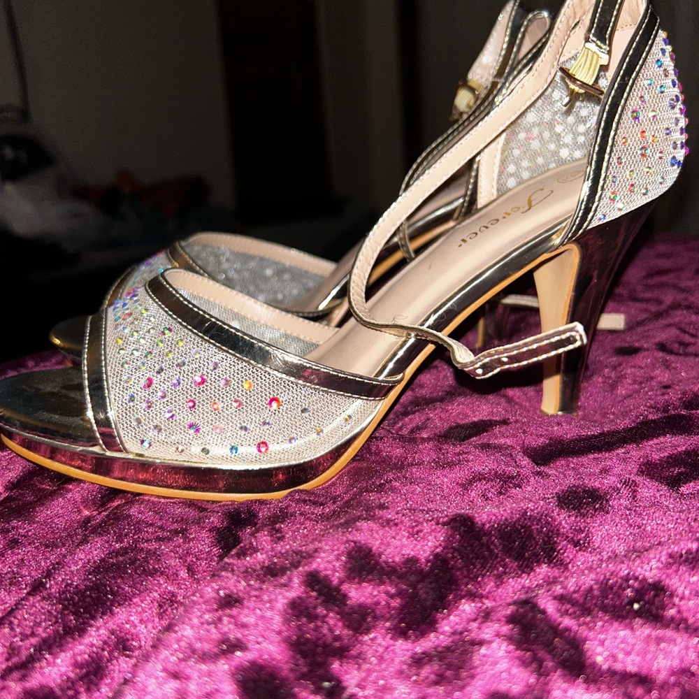 Heels - Picture 2 of 2